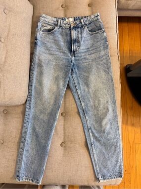 Bershka Relaxed-Fit Light Blue Washed Mom Jeans